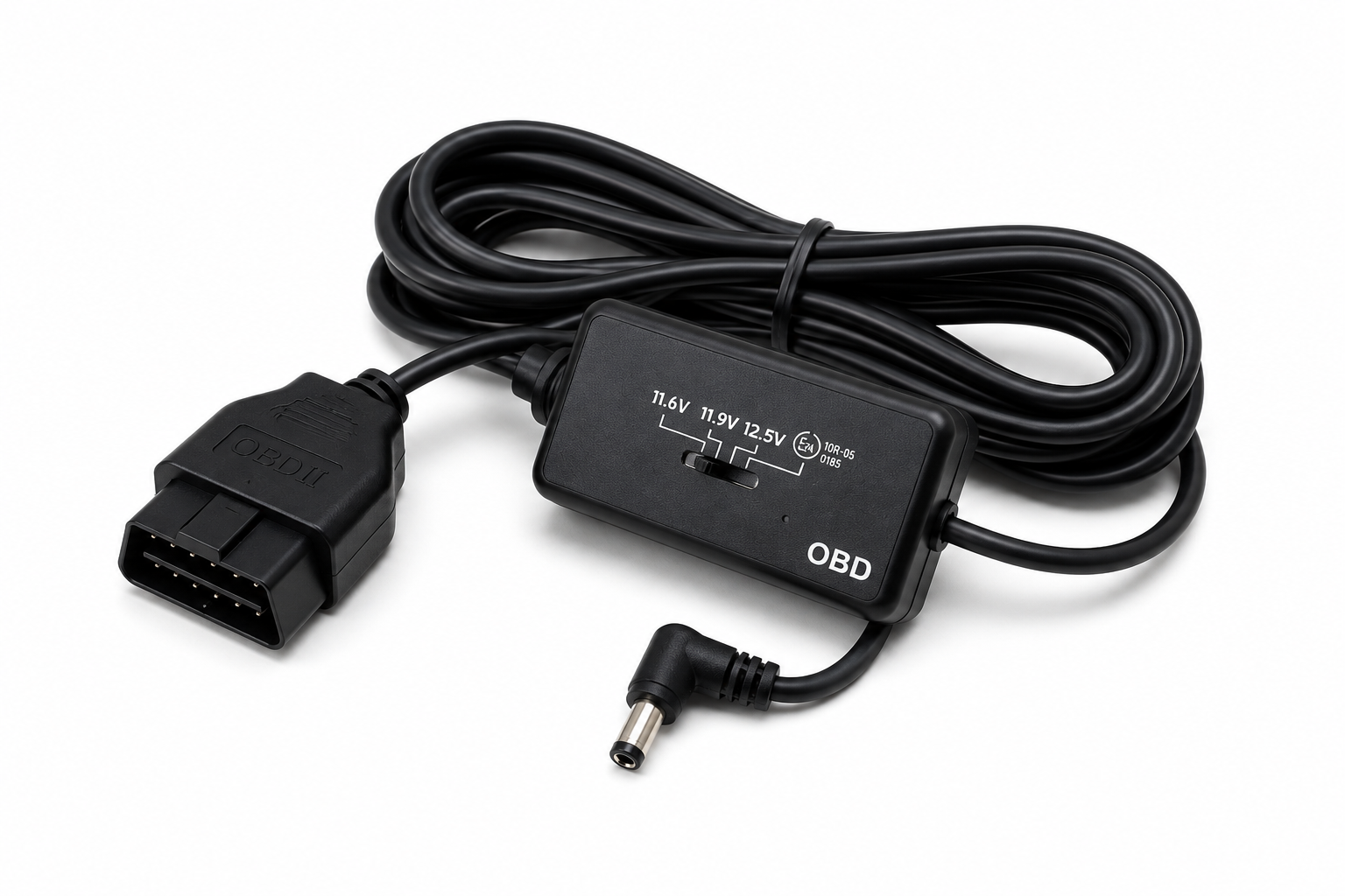 obd installatiekabel voor dashcam met een OBD-II connector en stroomadapter op een witte achtergrond.